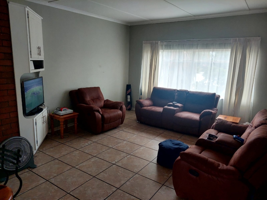 To Let 2 Bedroom Property for Rent in Die Bult North West